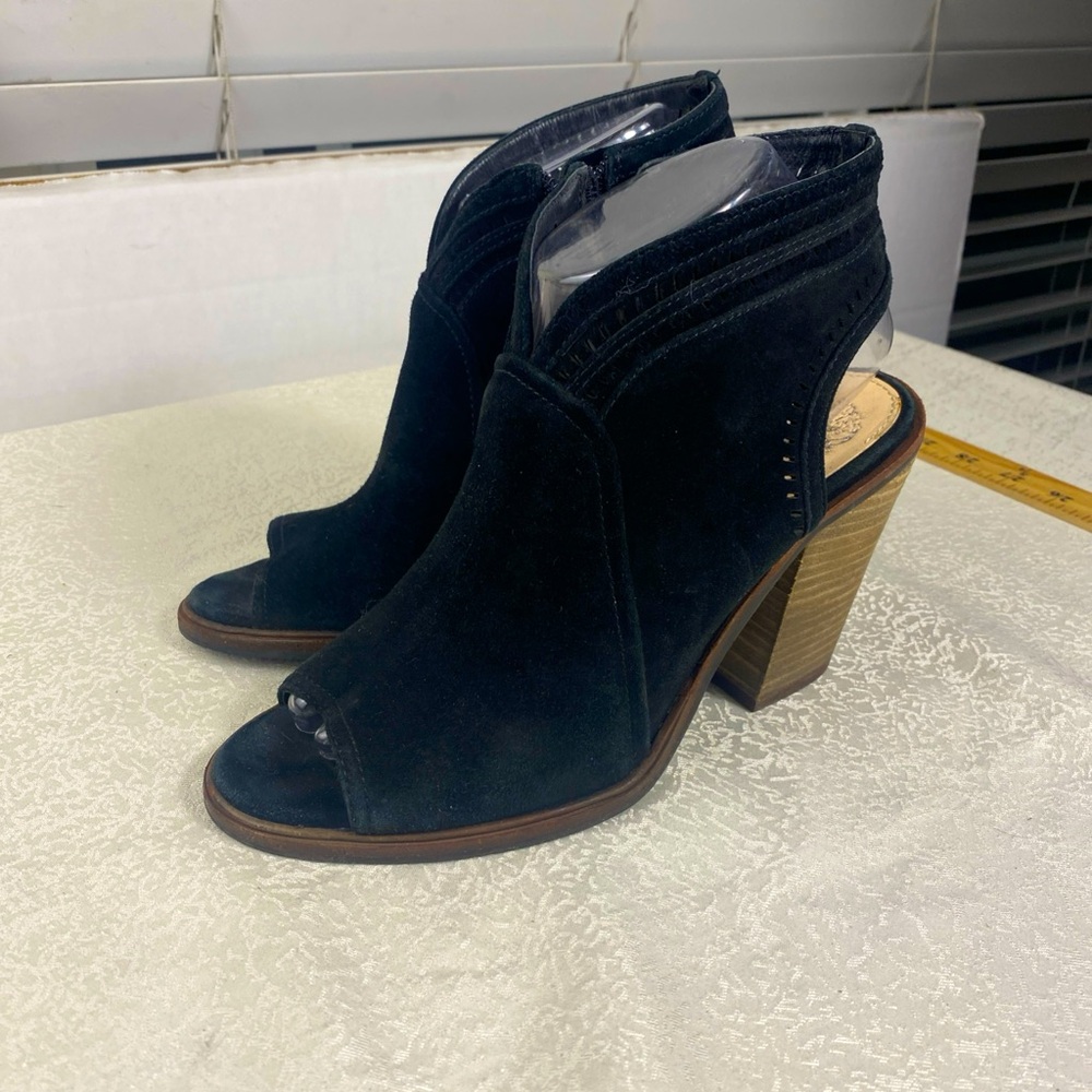 Vince Camuto Leather Boots Women’s Size 7.5 Peep Toe Zipper Block Heels